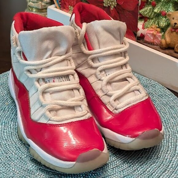 W14 AIR JORDAN 11 Retro "Cherry/Varsity Red" Sneakers - Picture 3 of 9